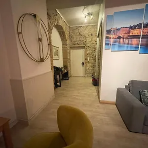 https://lyon-appartement-80m2-haut-de-gamme-brotteaux.hotels-rhonealpes.com