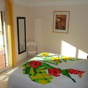 https://appartement-t3-t4-80m2-sanary-mer.fr-provencehotel.com