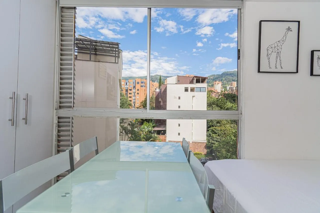 Loft Moderno En El Poblado Con Vista Y Parqueadero Mio Lofts