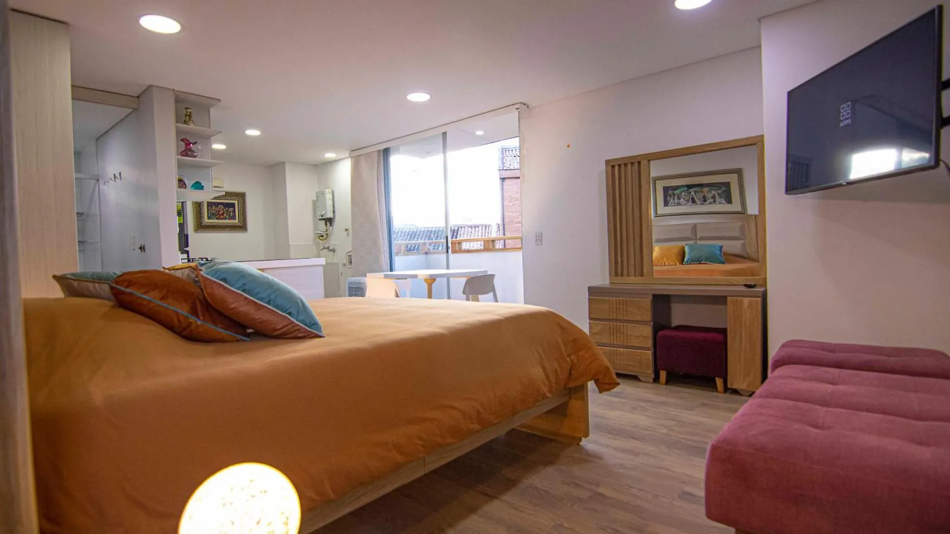 Loft Moderno En El Poblado Con Vista Y Parqueadero Mio Lofts Apartment Medellin