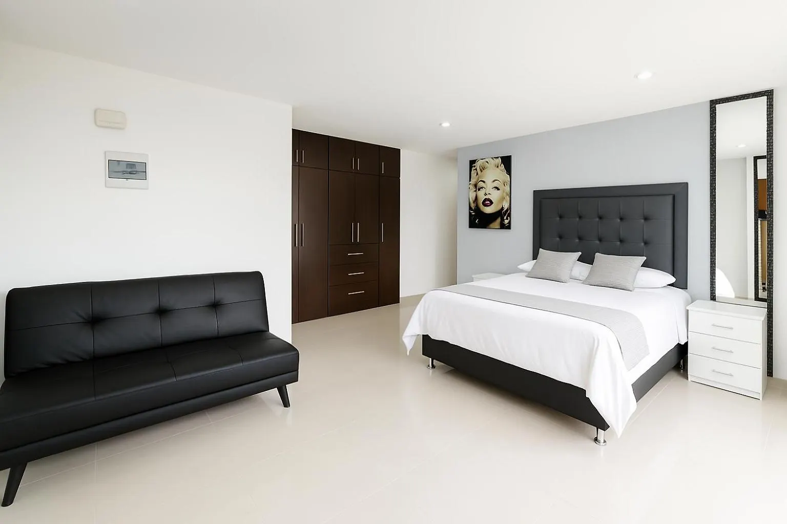Loft Moderno En El Poblado Con Vista Y Parqueadero Mio Lofts